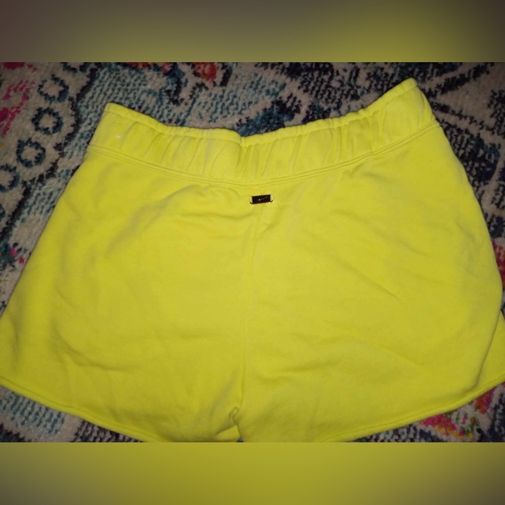 Women's Nike Yellow Knit Shorts Appliqué Flower Floral Spring '23 Release Sz S - Picture 2 of 4